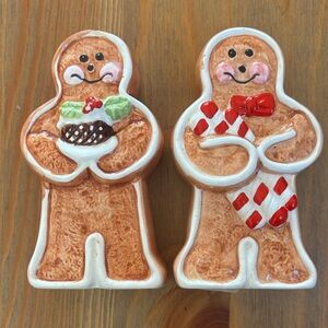Gingerbread Man Ceramic Figurines Salt & Pepper Shakers